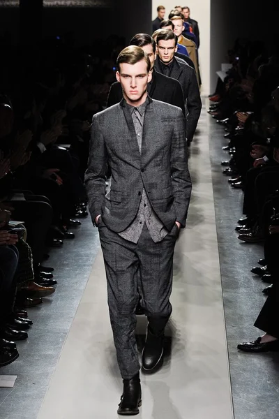 Look 37